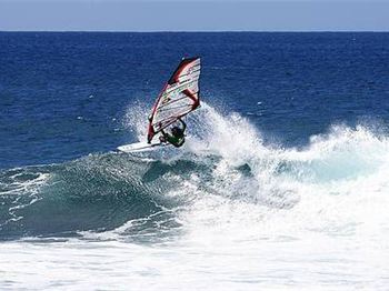 M?nage ? trois? - Boujmaa Guilloul talks about the most elusive windsurf move ou - Windsurfing News