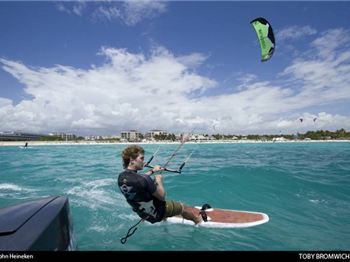 PKRA - Course racers battle it out - Kitesurfing - VKWC News