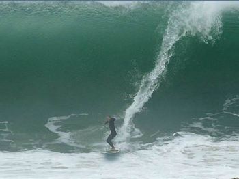 Monster shore break claims stand up paddle boarder. - Stand Up Paddle News