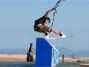 Andy Gordon and Aaron Hadlow are BACK! - Kitesurfing News