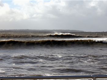 Big swell hits the Sydney Harbour Beaches - Stand Up Paddle News