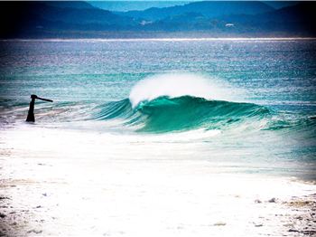 Kiteboarder saves three drowning men off Byron Bay - Kitesurfing News