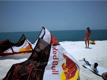 And you think the ocean is salty! Kiteboarding on salt. - Kitesurfing News