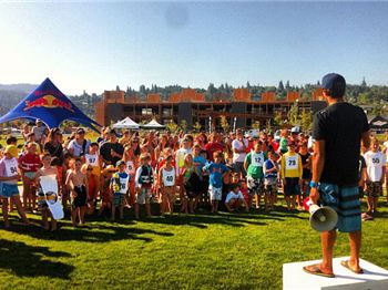 Battle of the Paddle Kai style - Positively Kai Ep 15 - Stand Up Paddle News