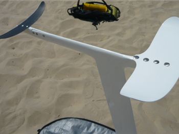 Flying on water - Stand up paddle hydrofoiling - Stand Up Paddle News